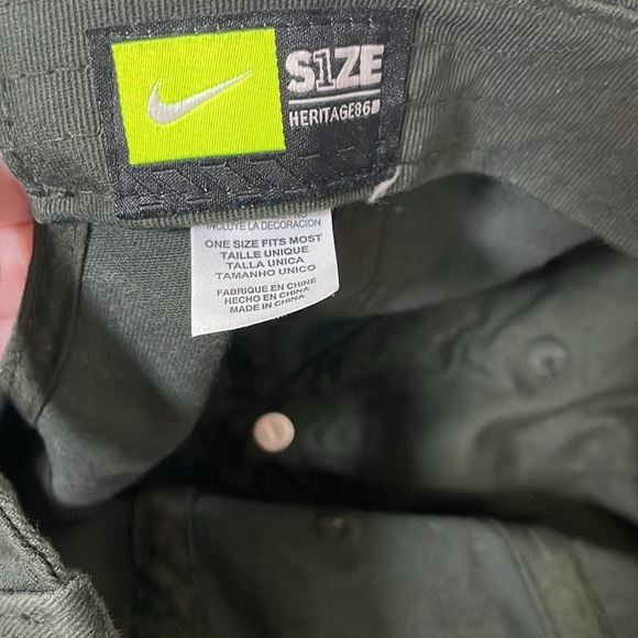 Nike Black/Gray Adjustable Baseball Hat - Picture 5 of 6